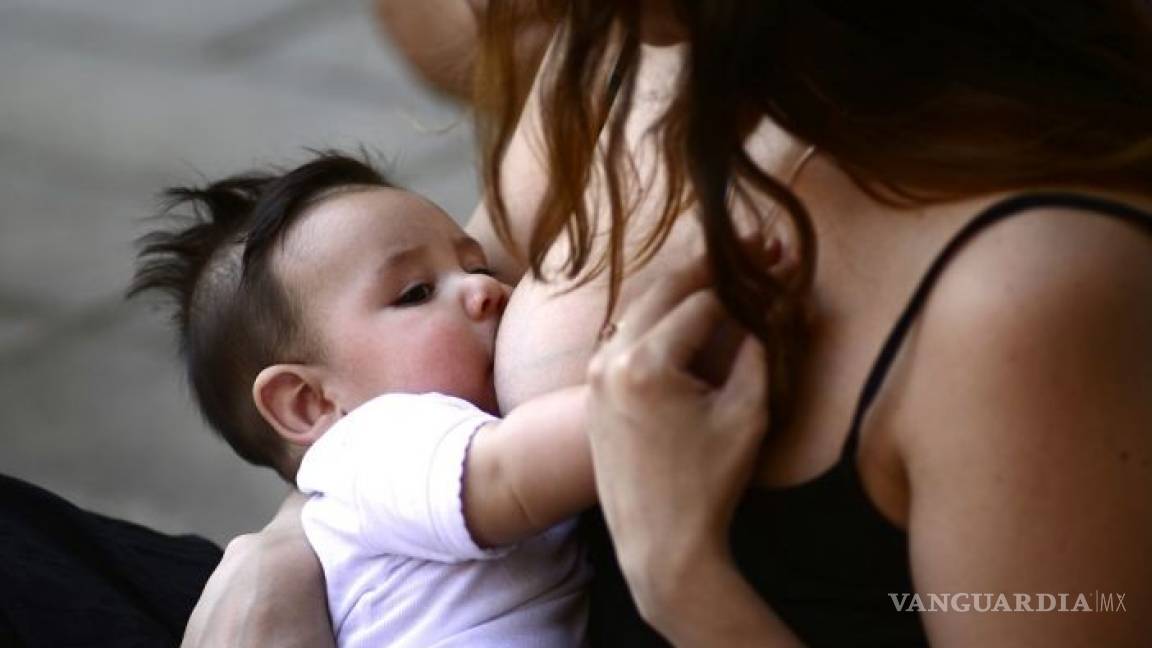 70% de bebés en México toman fórmulas para complementar la leche materna
