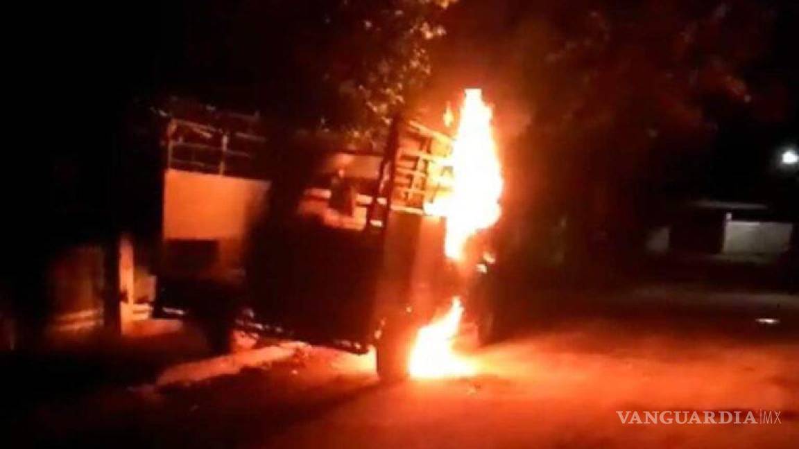 Vehículos quemados y mensajes amenazantes en Macuspana, Tabasco