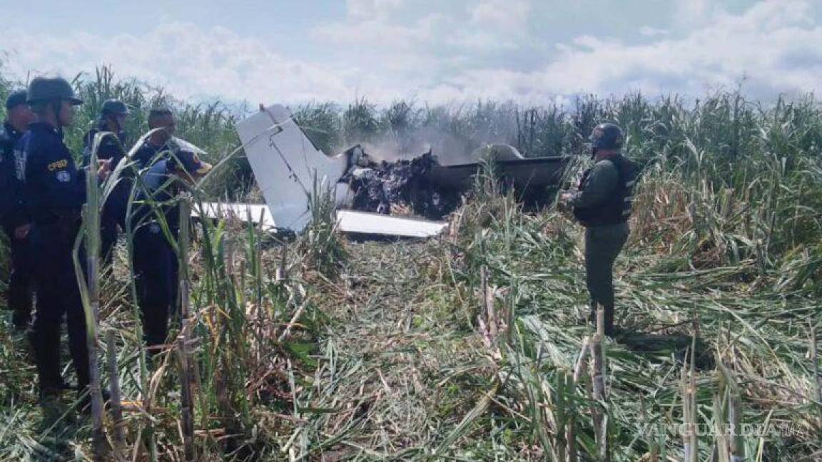 Dos mexicanos mueren tras caer avioneta en Venezuela; era usada para el narcotráfico, asegura gobierno