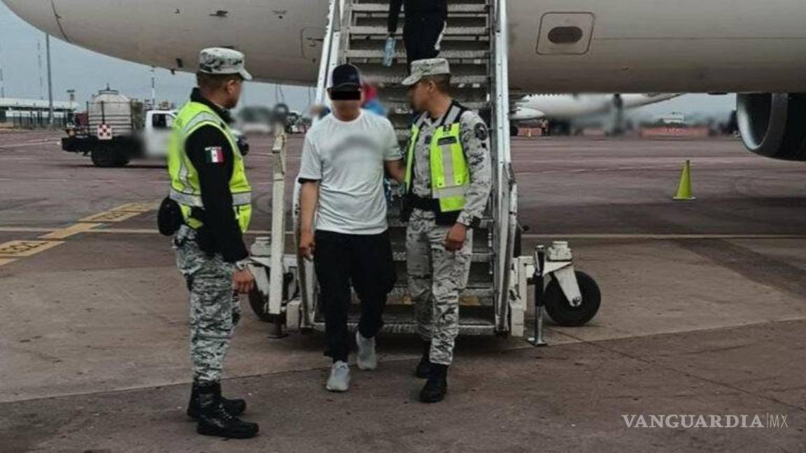 $!Personal de la aerolínea informó que el agresor les comentó que habían secuestrado a un familiar cercano y al momento de despegar de León recibió una amenaza de muerte si viajaba a Tijuana.