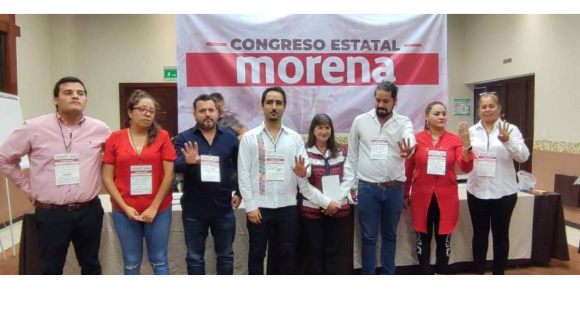 $!Diego del Bosque junto al Congreso Estatal de Morena.