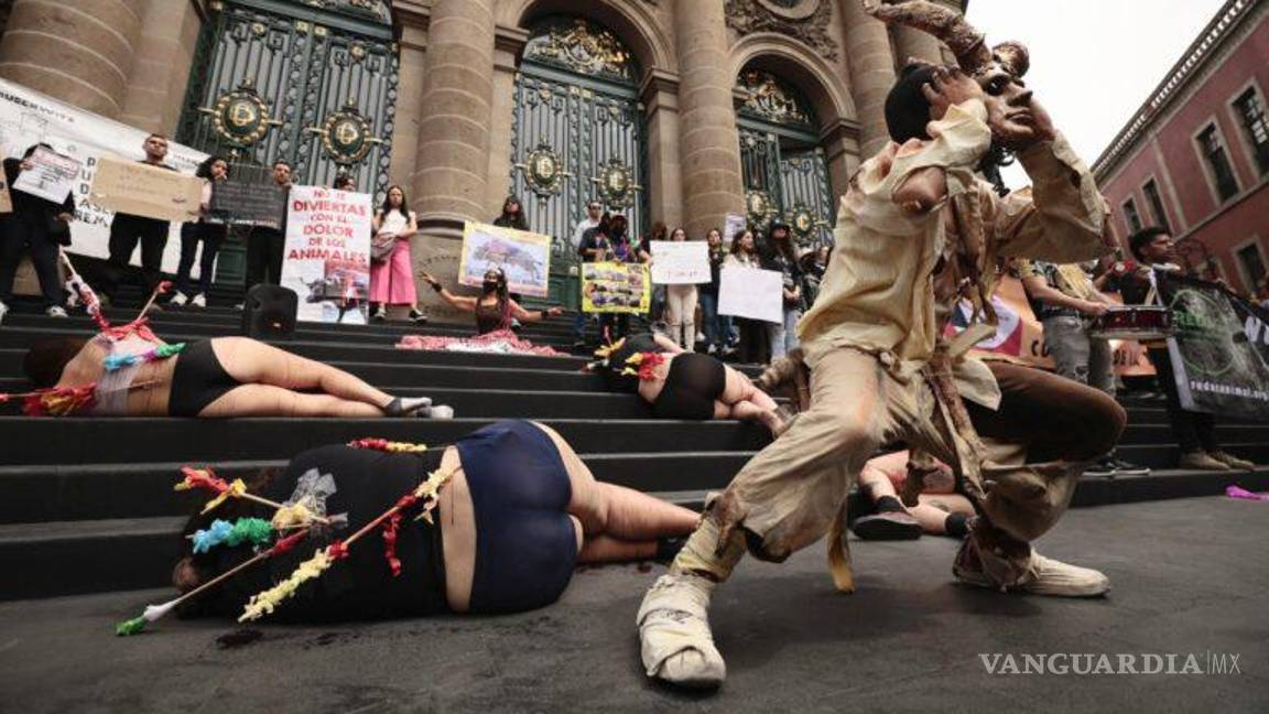 $!Antitaurinos advierten que sus movilizaciones ya no serán ‘en buena onda’