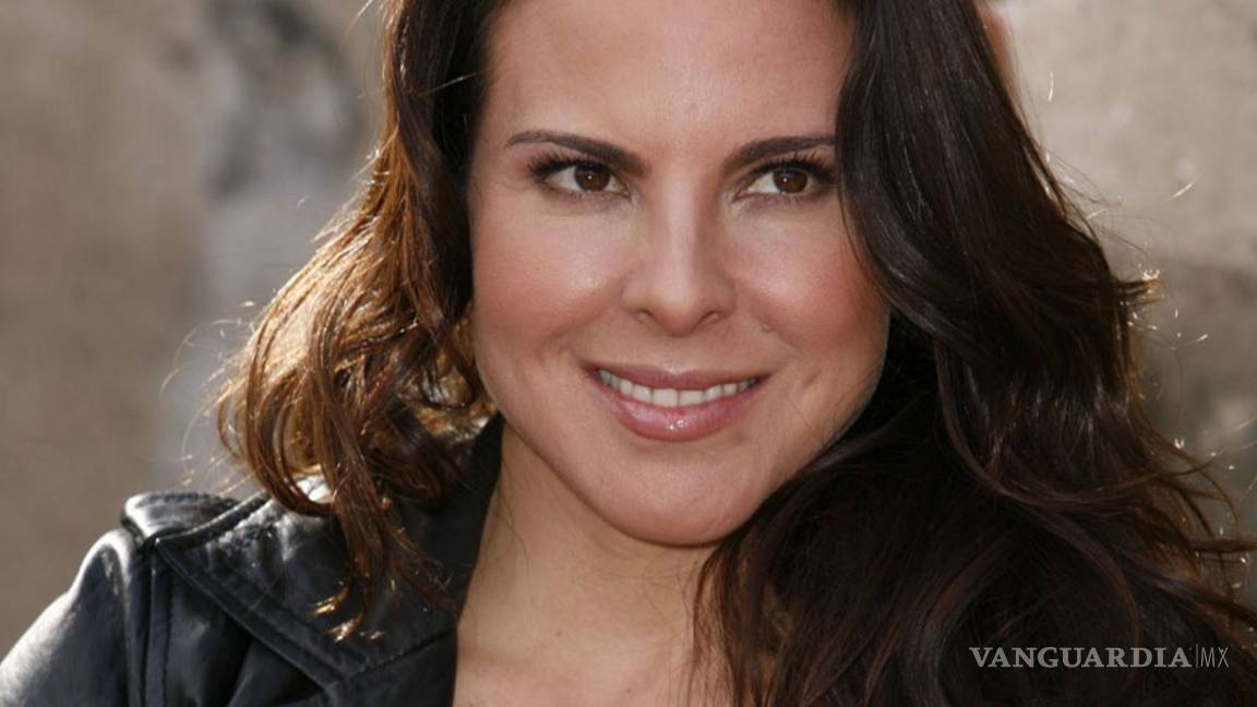Kate del Castillo promociona en VIDEO su tequila “Honor”