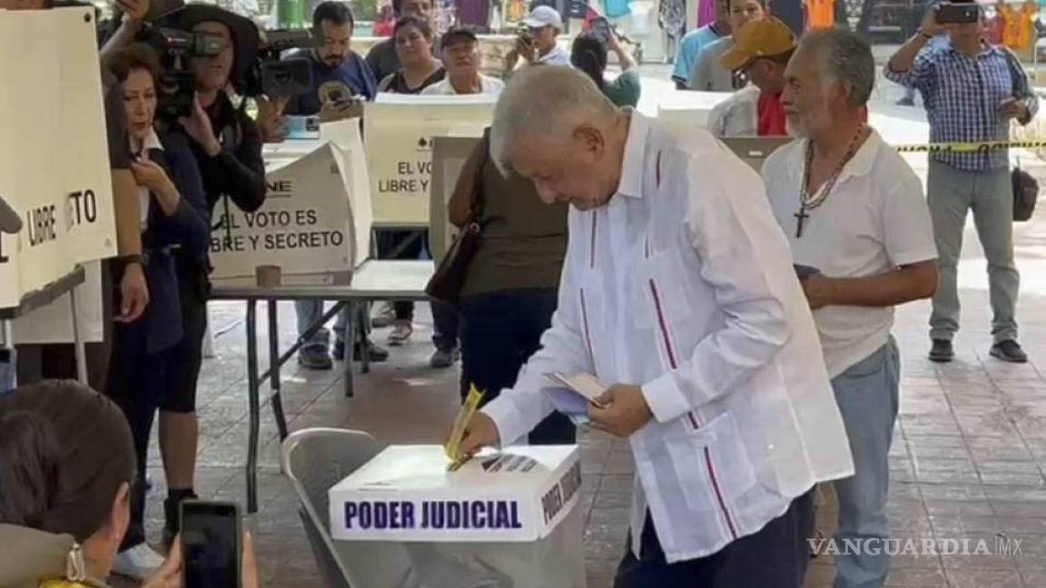 Se puede decir... Que AMLO salió de su refugio para ‘votar’