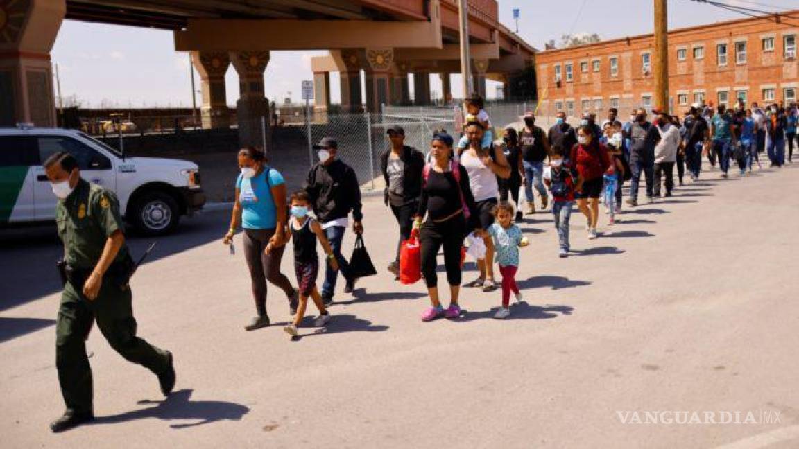 Texas, Florida y Arizona están enviando migrantes a NY, Washington y Chicago por esta razón