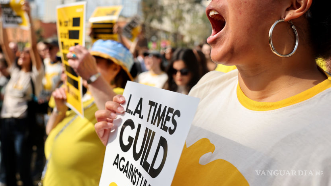 Crisis en diarios de EU; cientos de periodistas despedidos tras recortes en LA Times y Time