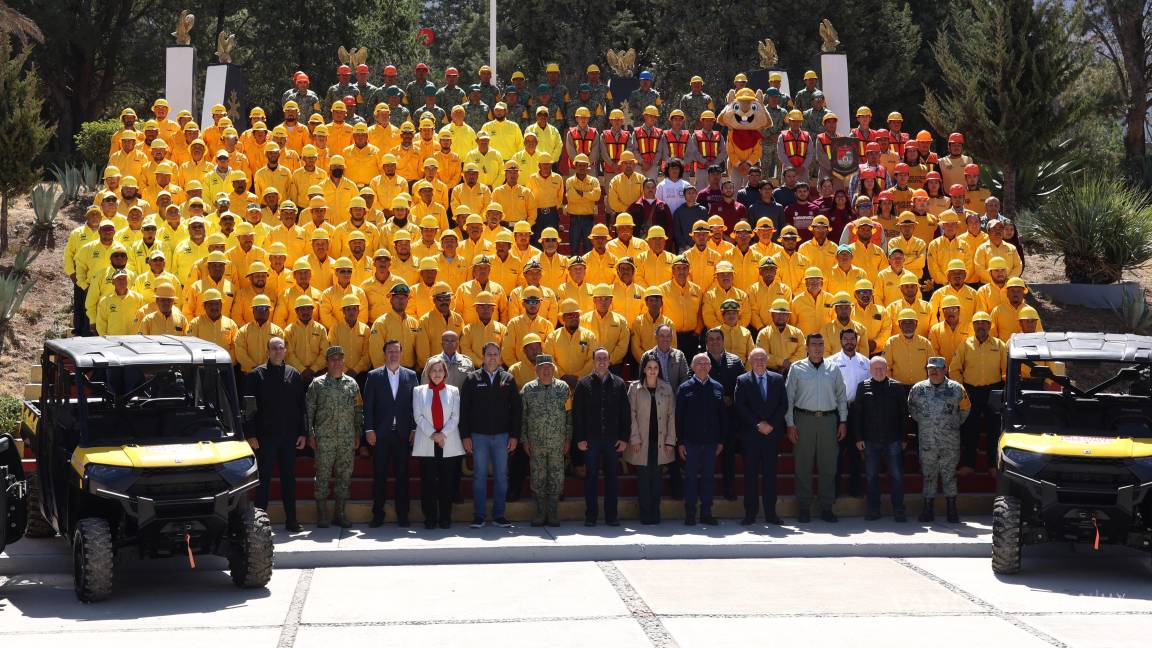 $!Con la participación de 103 brigadistas, el Gobierno de Coahuila puso en marcha la estrategia de prevención y combate a incendios forestales para 2025, reforzando su capacidad operativa con equipo terrestre y aéreo.