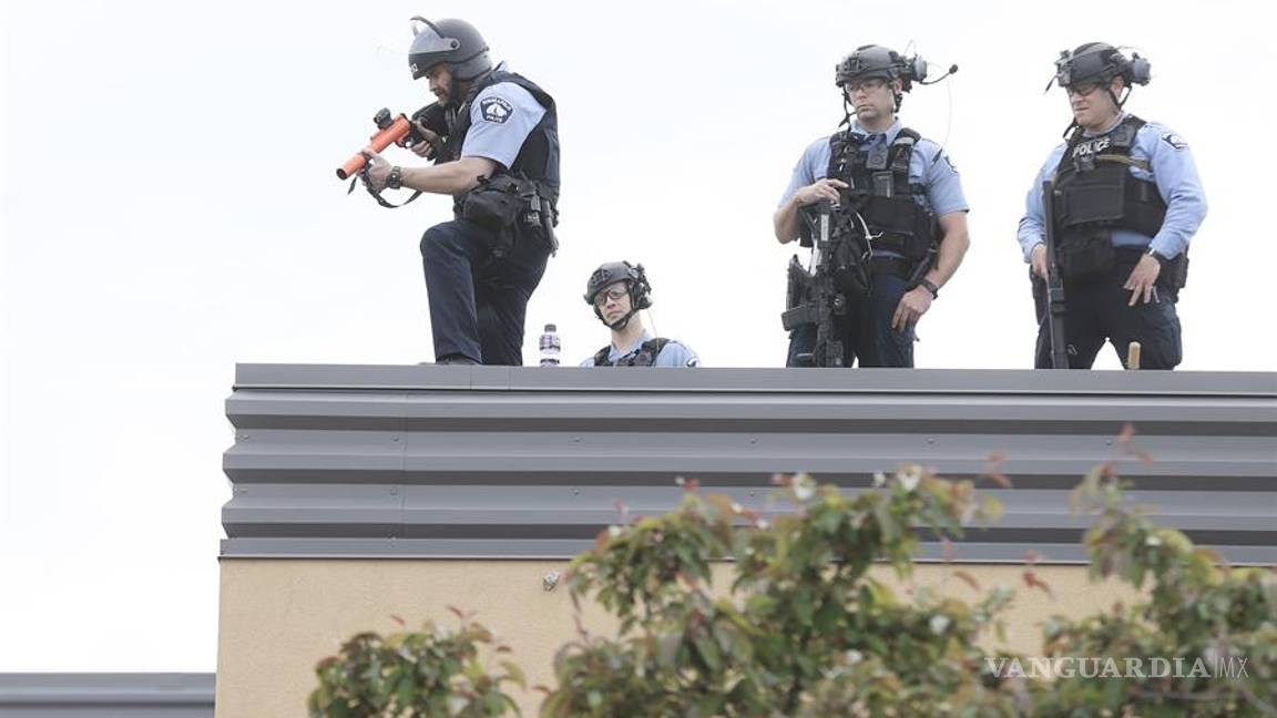 $!Violentas protestas y saqueos en Minneapolis por la muerte de George Floyd por abuso policial (fotos)