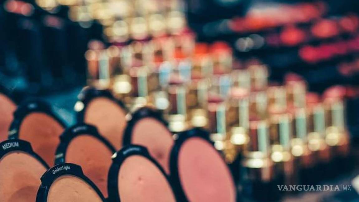 México prohíbe cosméticos con microplásticos; ¿cuál es la razón?