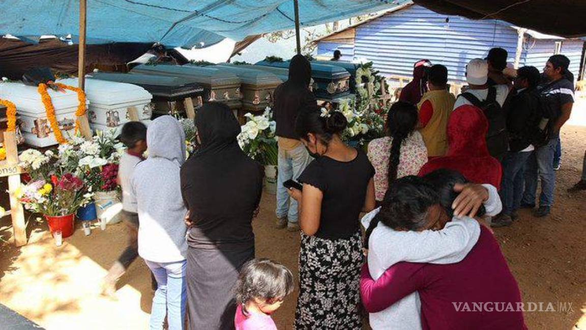 Dolor en Guerrero, sepultan a comerciantes hallados sin vida; piden justicia a Sheinbaum