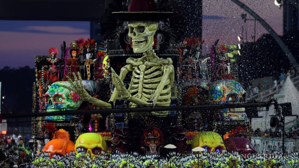 $!Chespirito es homenajeado en Carnaval de Río