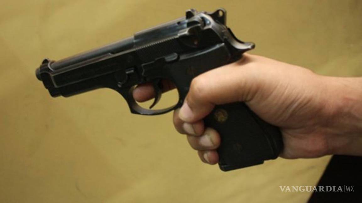 Niño lleva arma a la escuela; mata por accidente a compañero, en Edomex