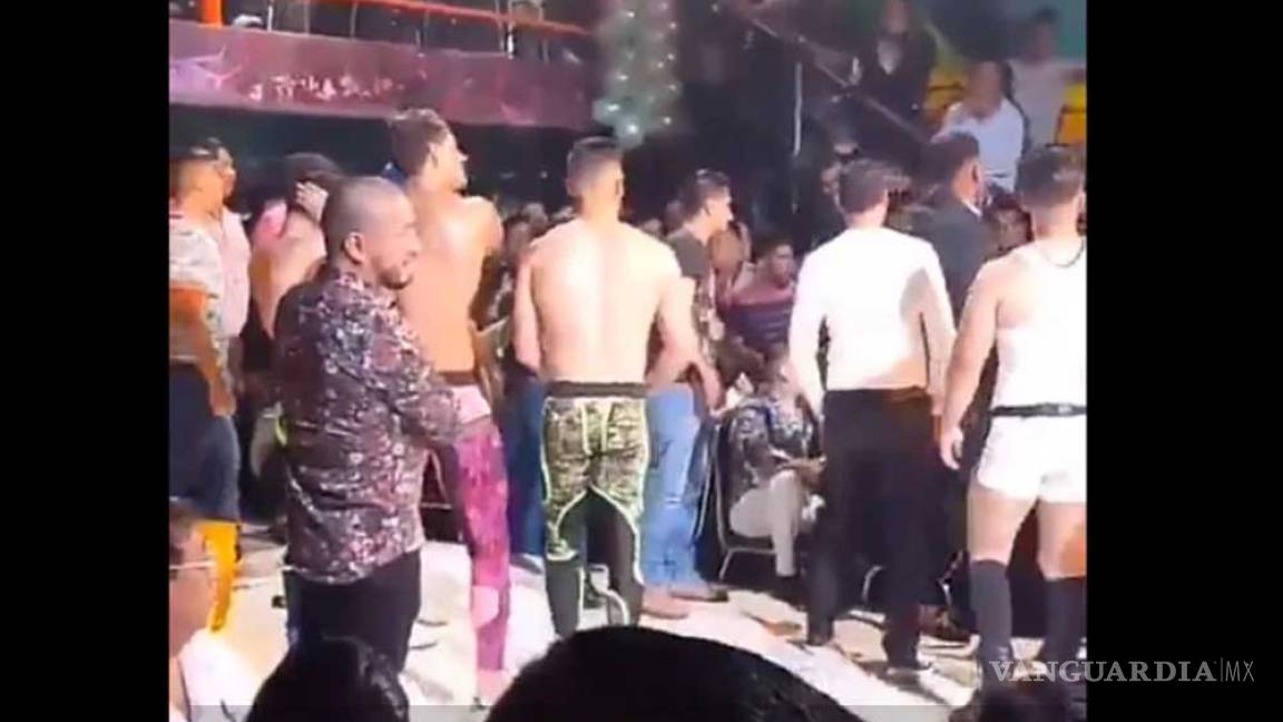 #FakeNews la muerte de joven ahogado con un pepino en show gay de Los Wapayasos