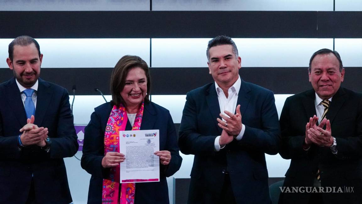 Xóchitl Gálvez se registra ante el INE como candidata a la Presidencia por la coalición ‘Fuerza y Corazón por México’