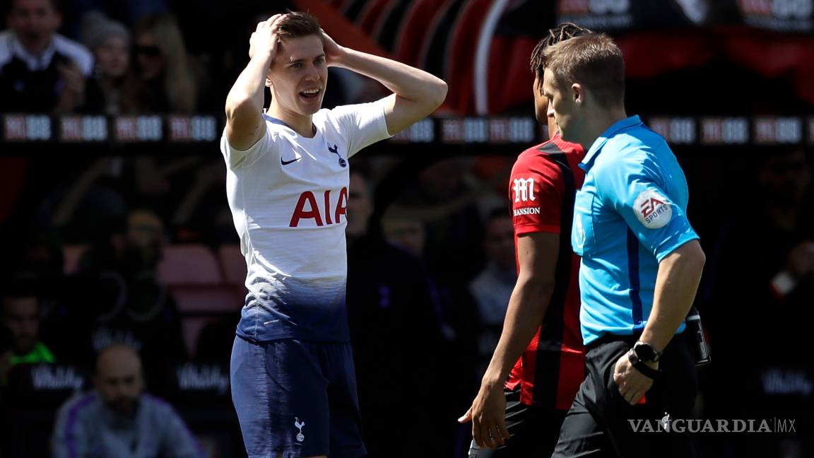 $!Tottenham no lo pudo aguantar con 9 hombres y perdió sobre la hora con Bournemouh