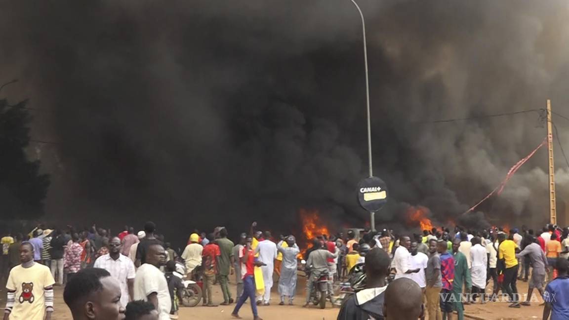 Tensión en Níger: soldados afirman haber depuesto a Presidente; Gobierno niega golpe de estado