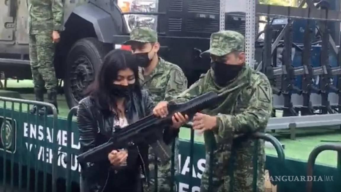 $!Arrestaron a soldados por prestar armas a civiles durante desfile de la Independencia