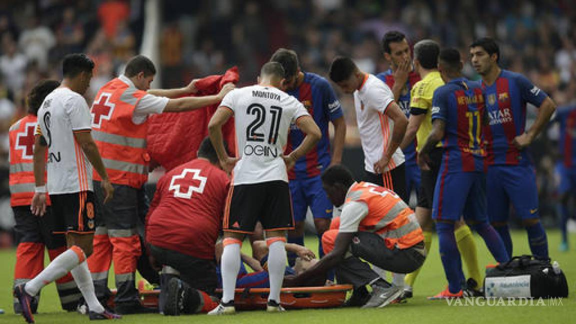 La terrible lesión de Iniesta que lo mantendrá alejado de las canchas (video)