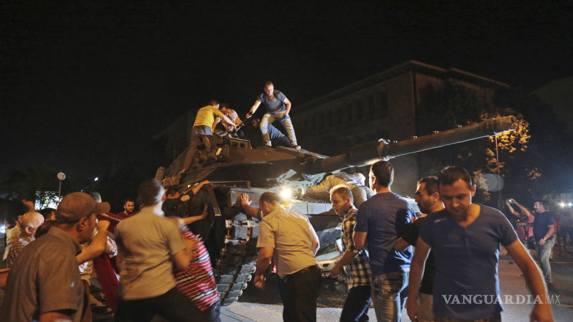 Hospital en Turquía atiende al menos 150 heridos