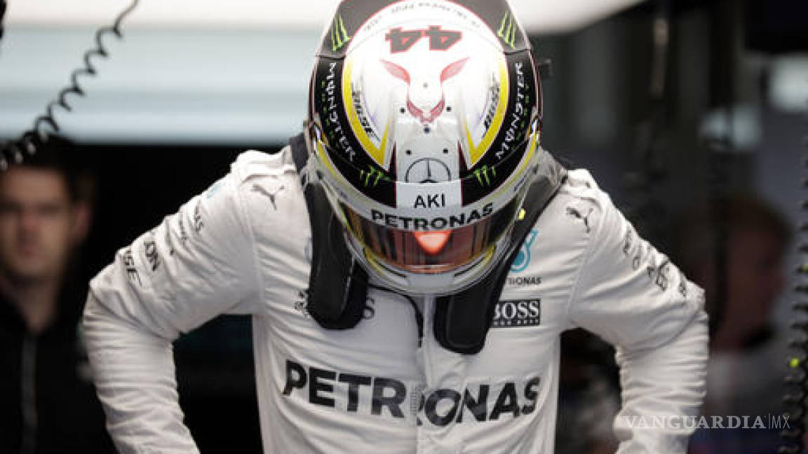 Hamilton logra la 'Pole' y aprieta el campeonato de F1