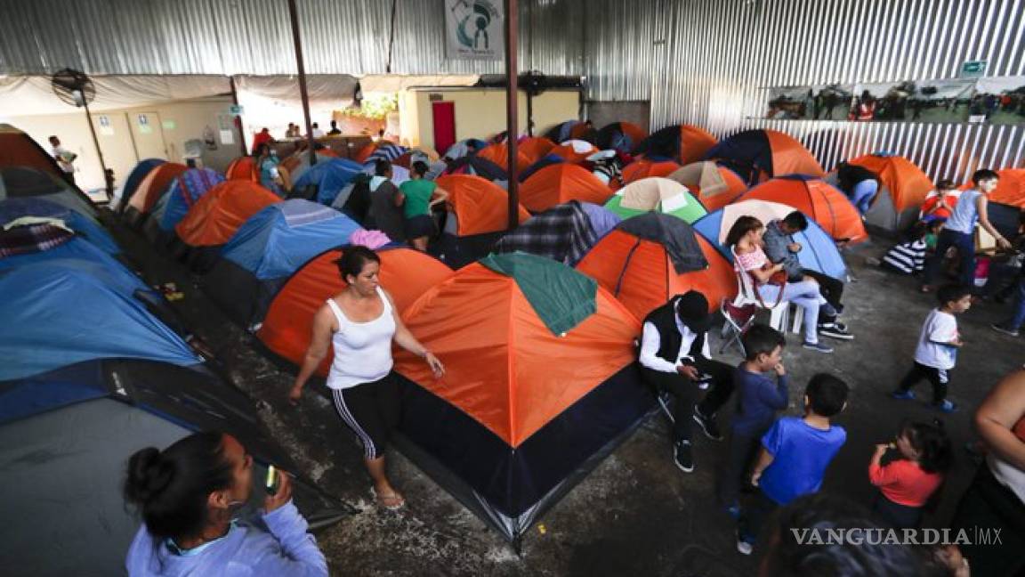 Protestan ONG's contra plan &quot;Quédate en México&quot;; denuncian violaciones a derechos de migrantes
