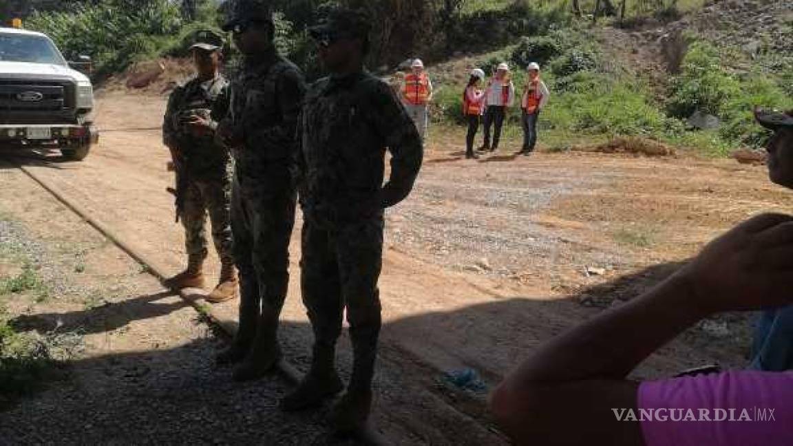 $!Soldados desalojaron a ejidatarios que se oponen a obras del corredor interoceánico en Oaxaca