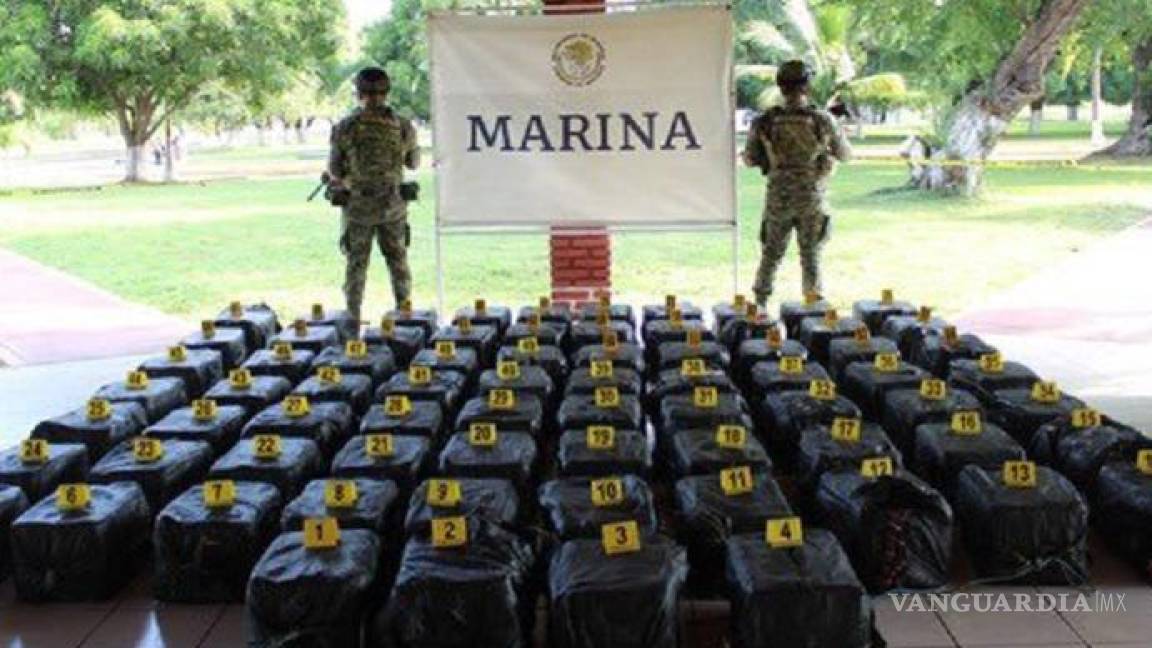 Aseguran 1.7 toneladas de cocaína en Michoacán, droga flotaba en el mar