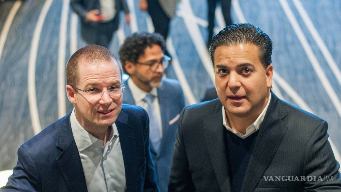 $!En carrera presidencial: AMLO acelera paso, Meade retrocede: Bloomberg