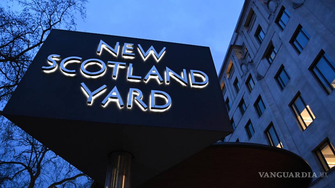 $!La Policía Metropolitana multó a 20 personas por el incumplimiento del confinamiento durante las fiestas en Downing Street.