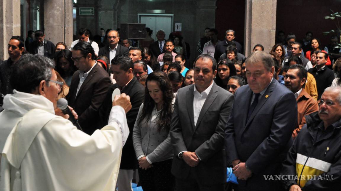 Blanco niega violar Estado laico tras misa en Palacio de Gobierno