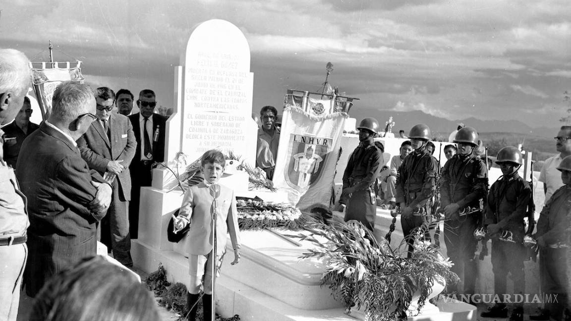 $!Roban fotografías de la Galería Urbana de la Escuela Coahuila