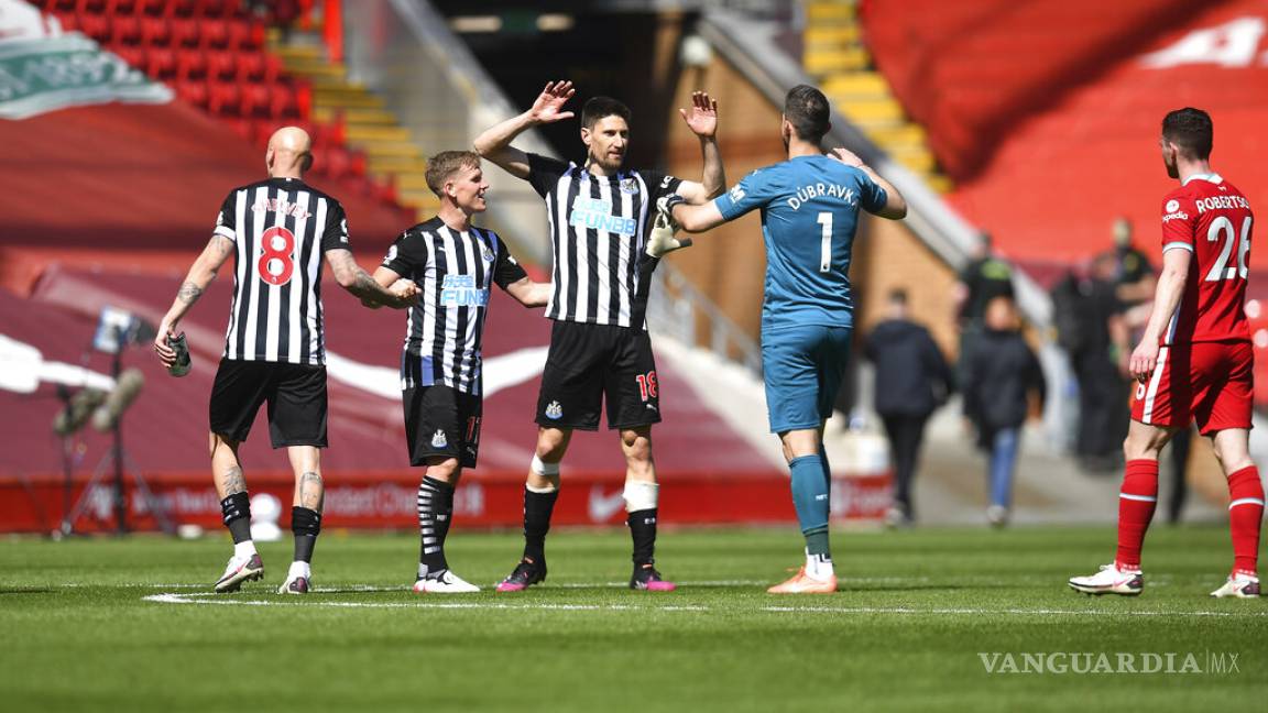 Newcastle rescata empate ante Liverpool en el último minuto