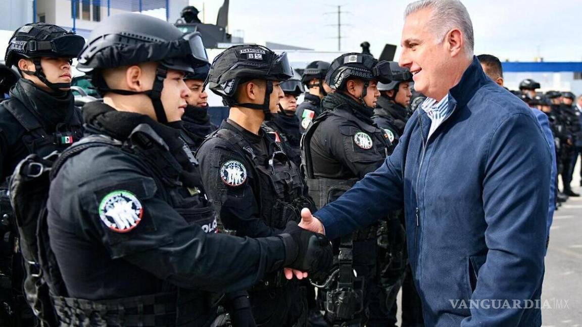 $!Hoy el alcalde Román Cepeda está enfrentado a las policías.