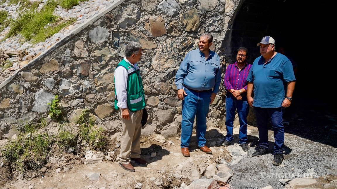 Obras emergentes buscan resolver afectaciones viales causadas por lluvias en Ramos Arizpe