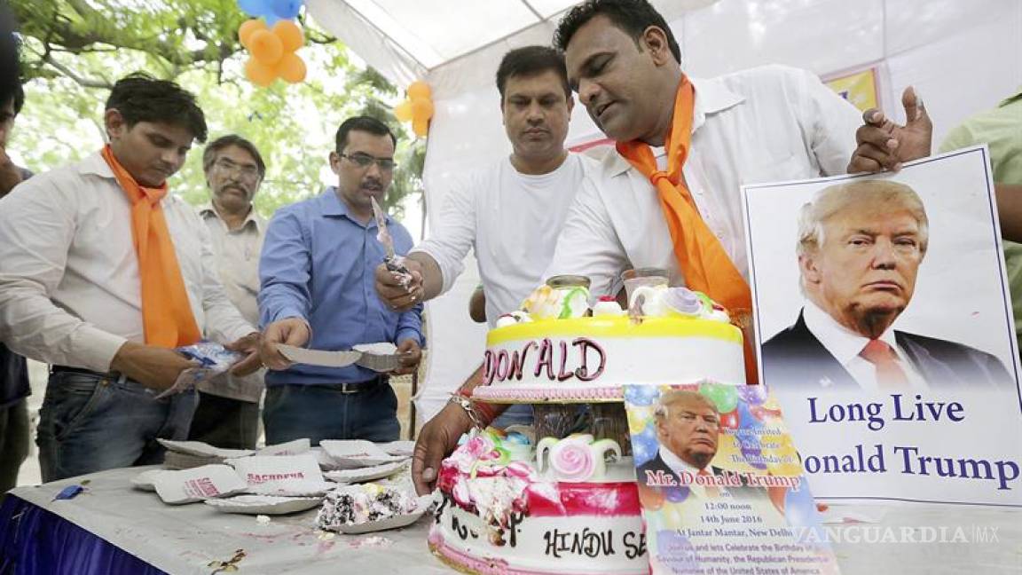 Extrema derecha india celebra cumpleaños del &quot;salvador de la humanidad”, Trump