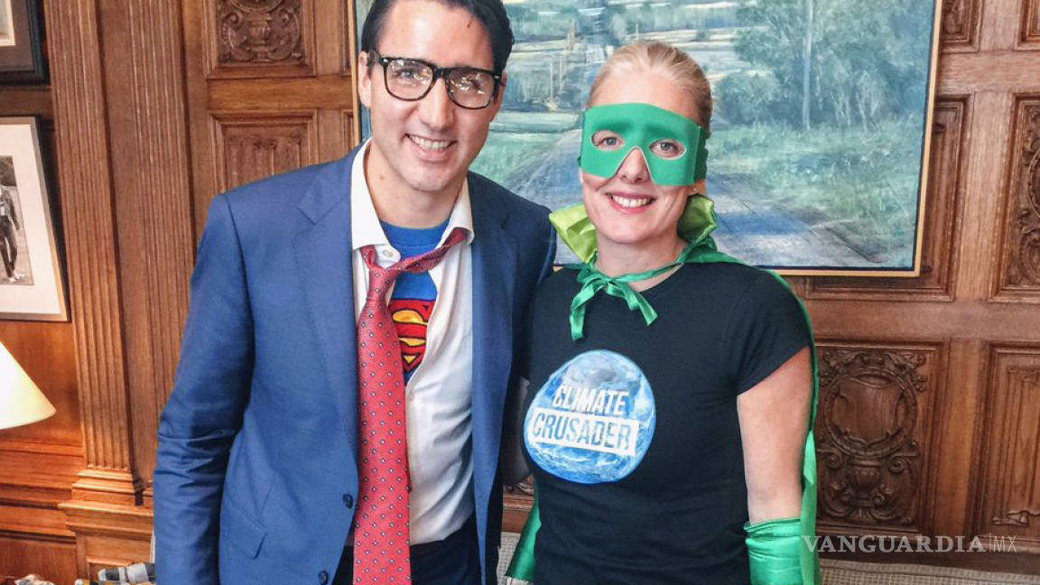 Justin Trudeau se disfraza de Superman