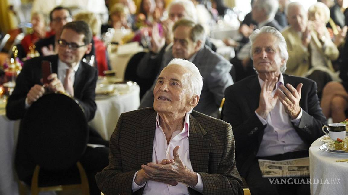 $!Así festejó Kirk Douglas sus 100 años