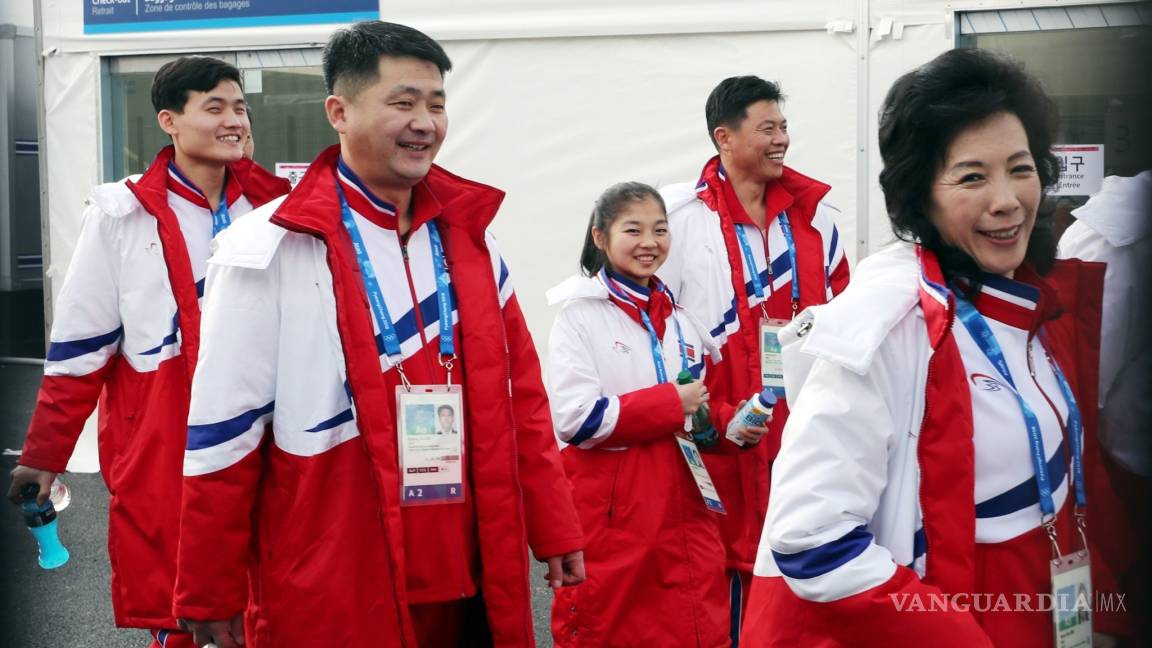Atletas norcoreanos pasan su primera noche en Pyeongchang