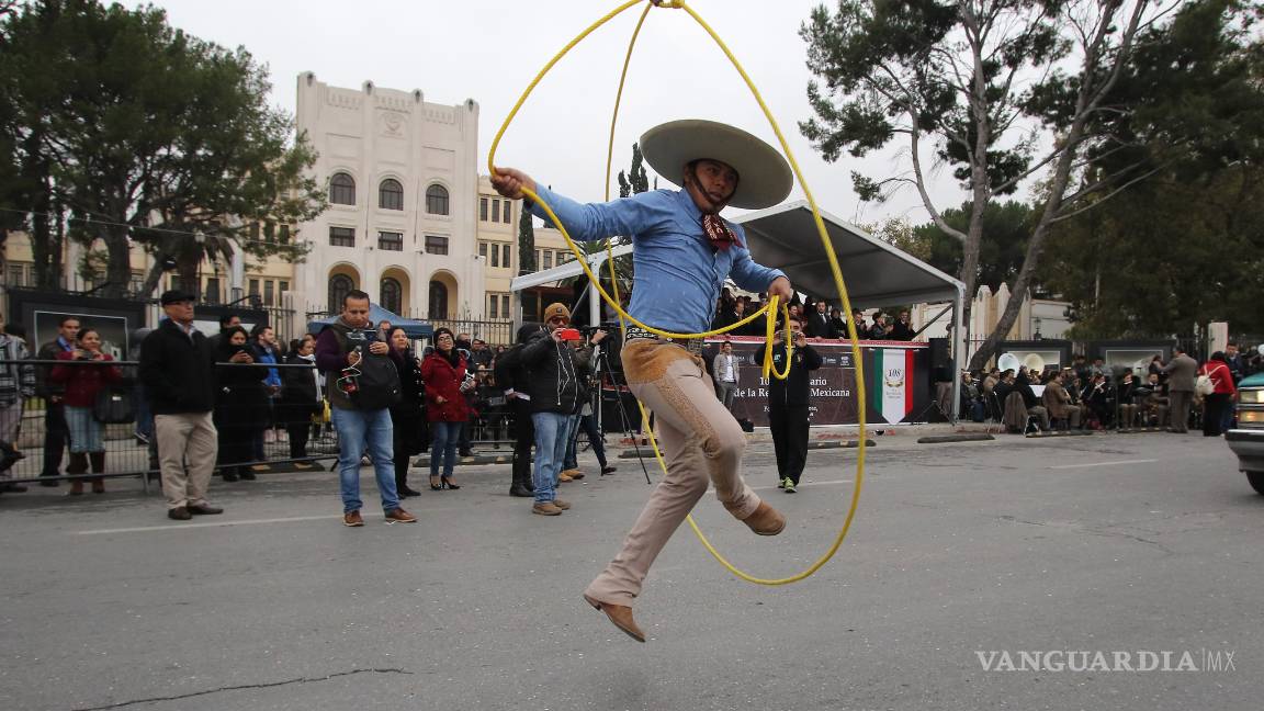$![FOTOGALERIA] En Saltillo, así se vivió el desfile del 20 de noviembre