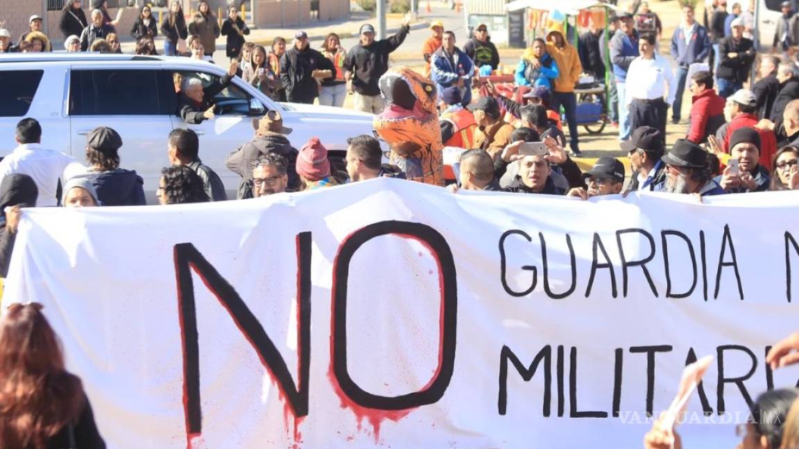 Protestaron contra la Guardia Nacional durante visita de AMLO en Juárez