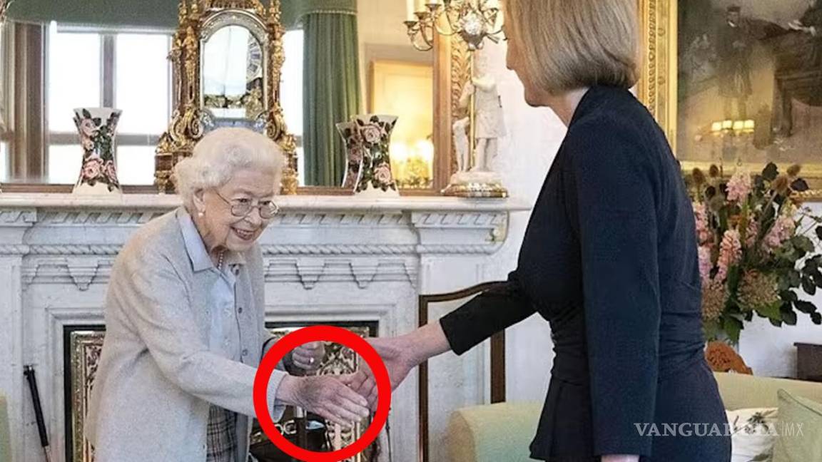La ‘mano negra’ de la Reina Isabel II... los rumores sobre su salud que desató la ultima foto... ¿es linfoma?