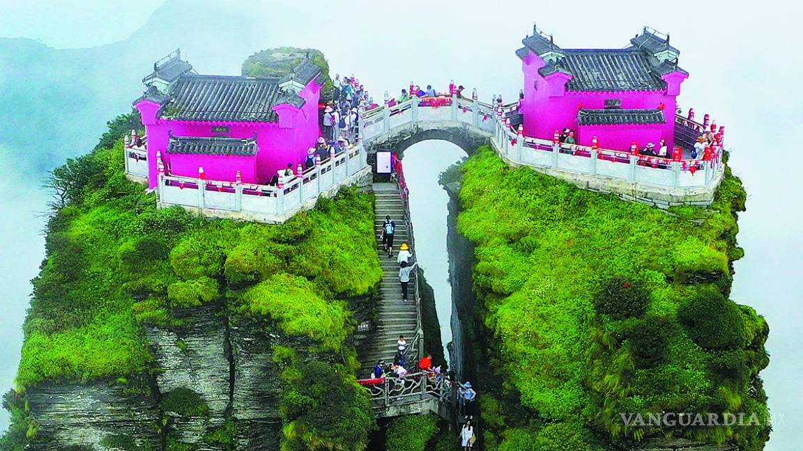 Pintan de rosa templo ancestral en China: Investigan a trabajadores por daño al patrimonio