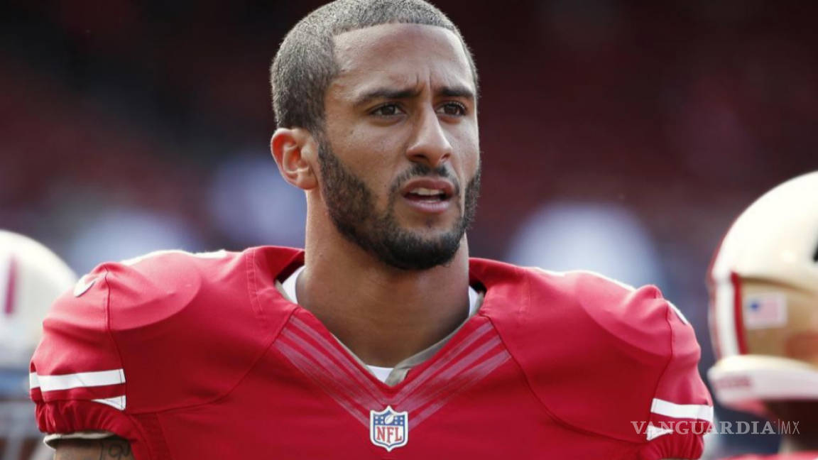 Acusan a Kaepernick de simpatizar con grupo terrorista