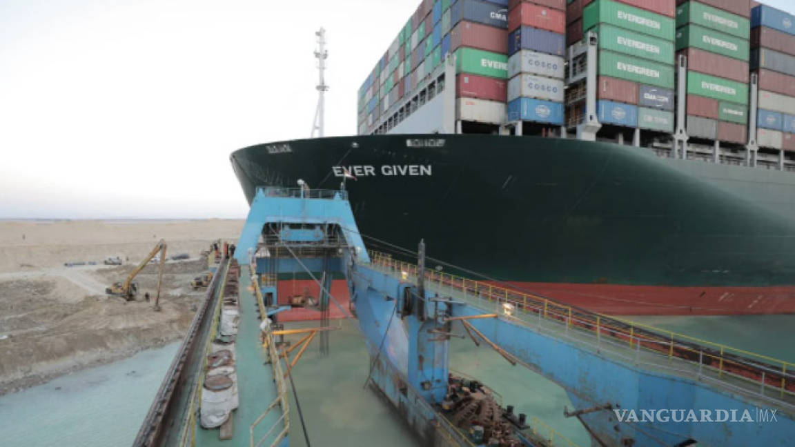 Alivian tráfico en el Canal de Suez tras liberar al buque Ever Given