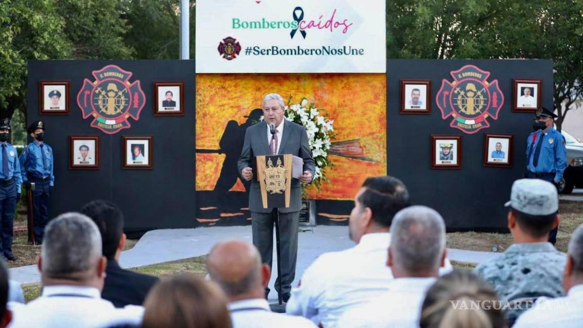 $!Homenaje a los bomberos caídos.
