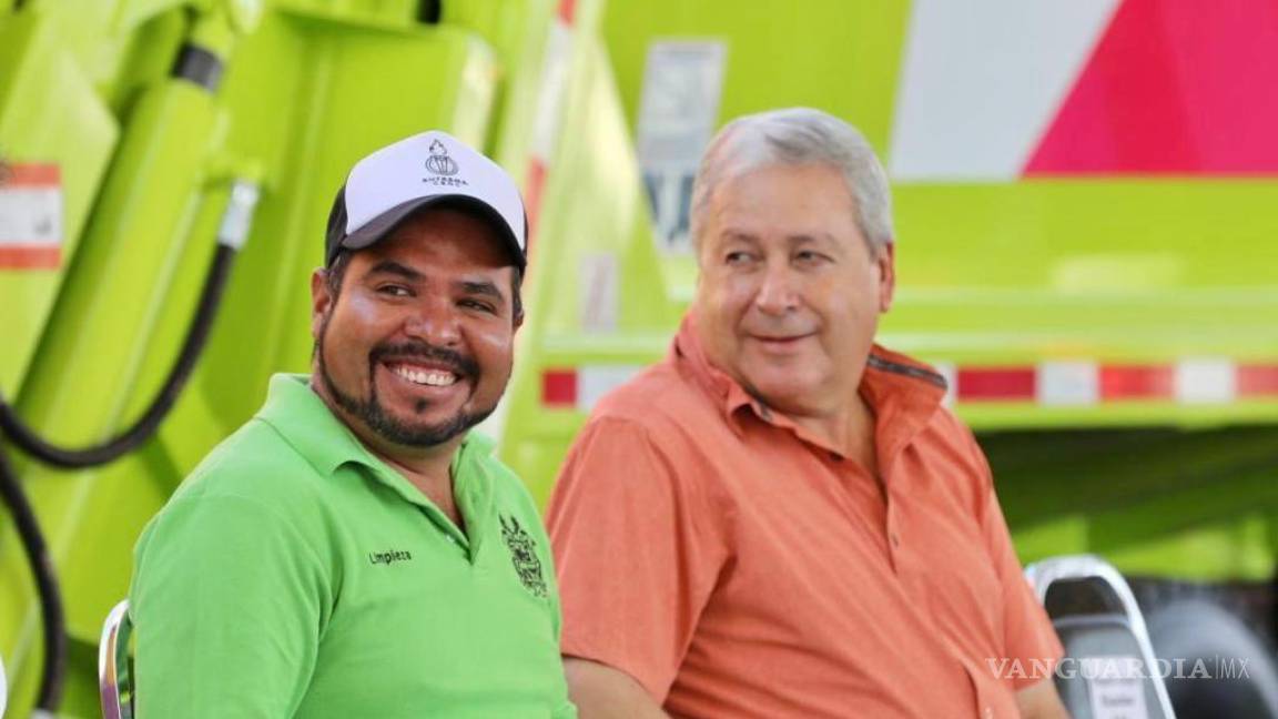 Entregan Alcalde de Saltillo y Goberador Miguel Riquelme cuatro camiones recolectores de basura
