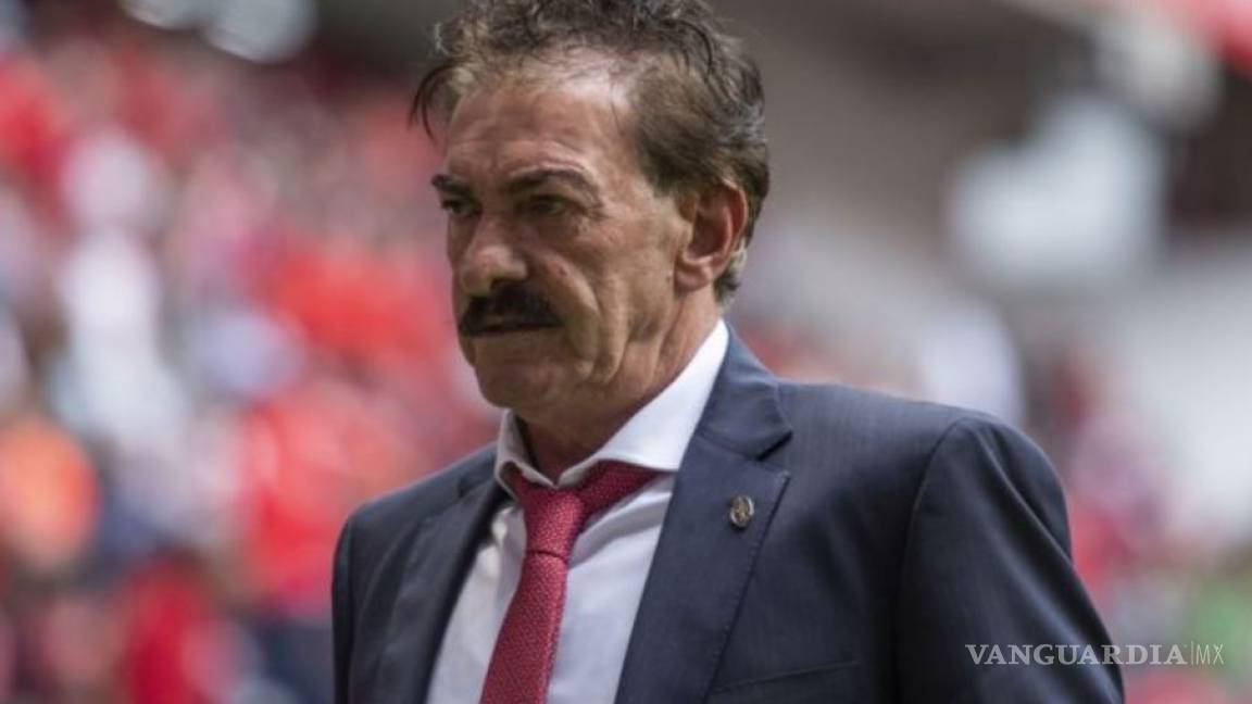 A La Volpe 'se le cruzaron los cables' y no se retira como entrenador