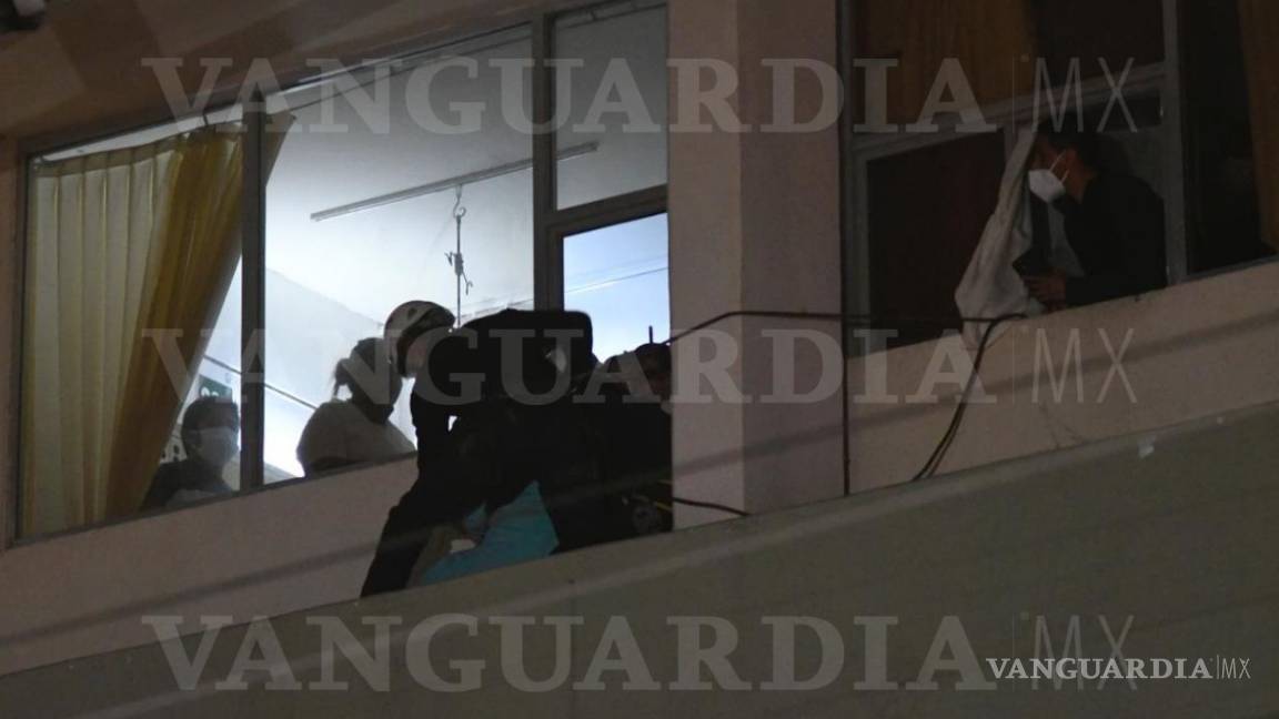 $!Frustran suicidio en la clínica 2 del IMSS en Saltillo; mujer intentó lanzarse del ‘cuarto piso’