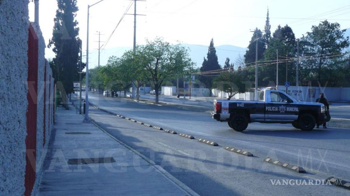 Taxista se suicida en la vía pública, en Saltillo