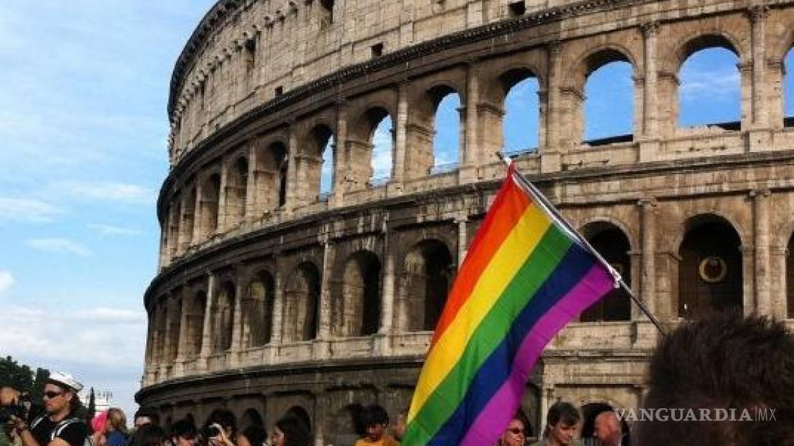 Senado de Italia vota en contra de ley que castiga violencia LGBT+